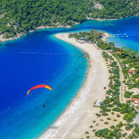 Die farbenprächtigsten Türkistöne: Sehenswürdigkeiten in Ölüdeniz