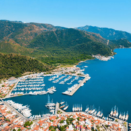 Welche Orte sollte man in Marmaris, einem Naturwunder der Ägäis, besuchen?